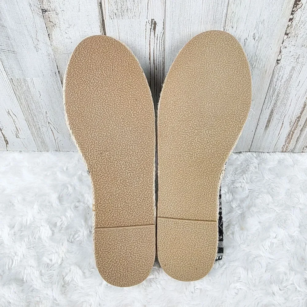 Minnetonka Black and Cream Espadrilles Size 5
